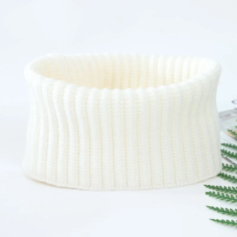 Windproof neck warmer scarf wrapped around neck