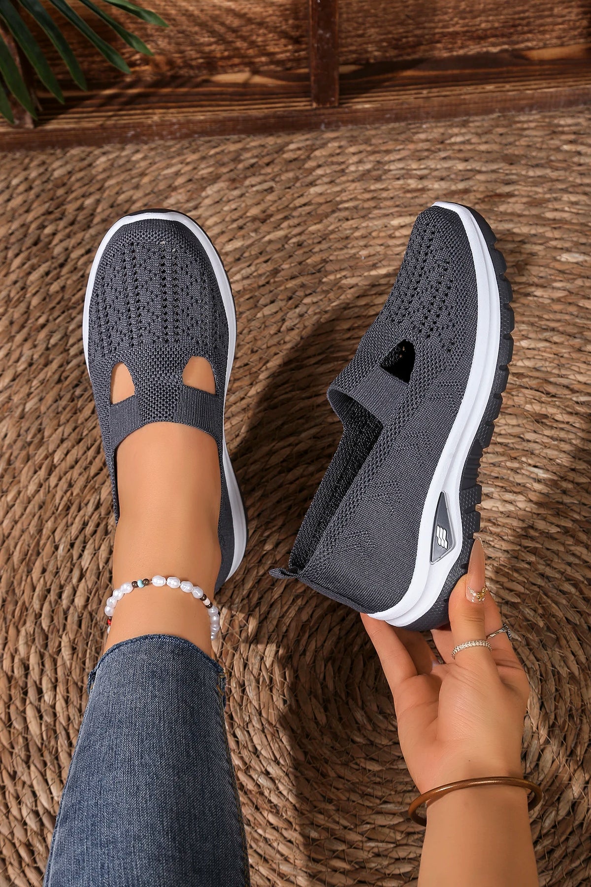 Women's Knitted Slip-On Walking Shoes – Lightweight Breathable Soft-Sole Casual Sneakers